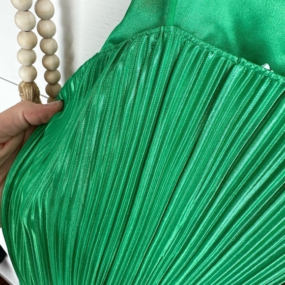 NWT Good American "Always Fits Plisse" Slip Dress Size 00/0 (XS/S) - Picture 5 of 7